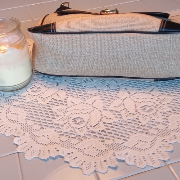 Etinenne Aigner - High End Purse - Picture 3 of 16